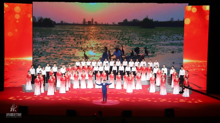 20250926奋进新征程 共建新济宁 全市机关庆祝中华人民共和国成立76周年咏唱会 (40).JPG